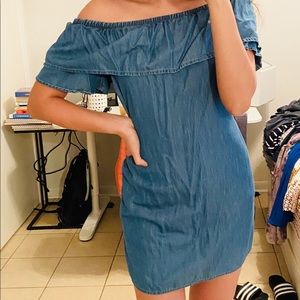 Denim Off-the-shoulder dress.